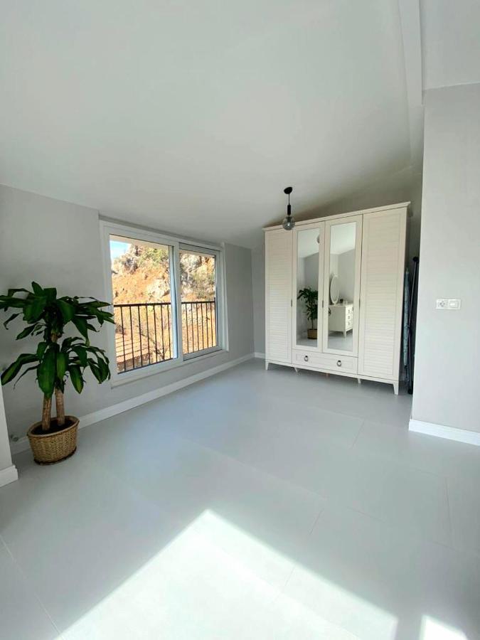 Airport Blue Eye Apartment Dalaman Best Location Also Suitable For Day Rentals Ideal For Air Travelers, 5 Km Close To Airport Exteriör bild